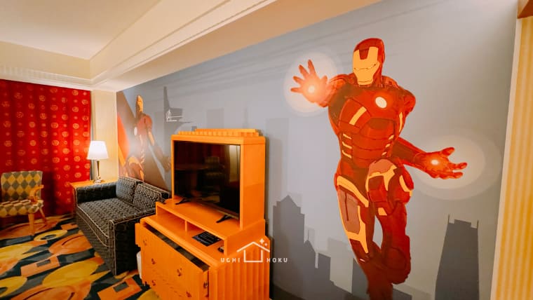 アイアンマンルーム　客室 壁画