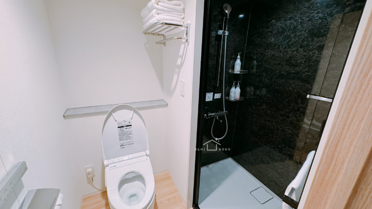 ラジェントステイ新札幌　客室 シャワーブース　トイレ